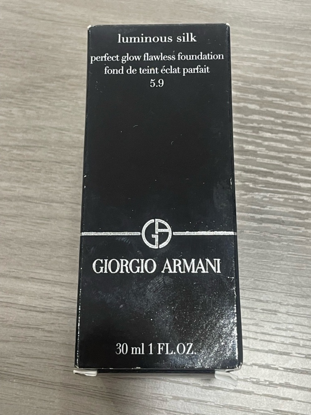 Giorgio Armani Luminous Silk Foundation Colour: 5.9